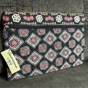 New Americana by Sharif Black Zip
Cosmetic Bag